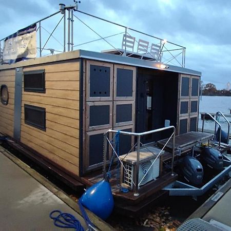 Houseboat Water King Apartament Plywajacy Dom Na Wodzie, 7 Os Вроцлав Екстериор снимка