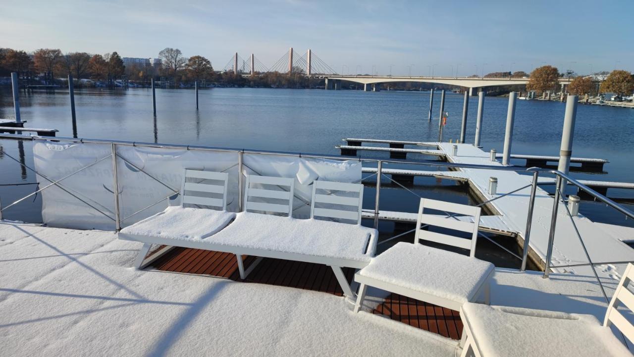Houseboat Water King Apartament Plywajacy Dom Na Wodzie, 7 Os Вроцлав Екстериор снимка