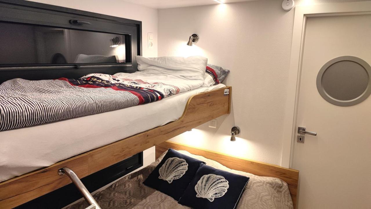 Houseboat Water King Apartament Plywajacy Dom Na Wodzie, 7 Os Вроцлав Екстериор снимка